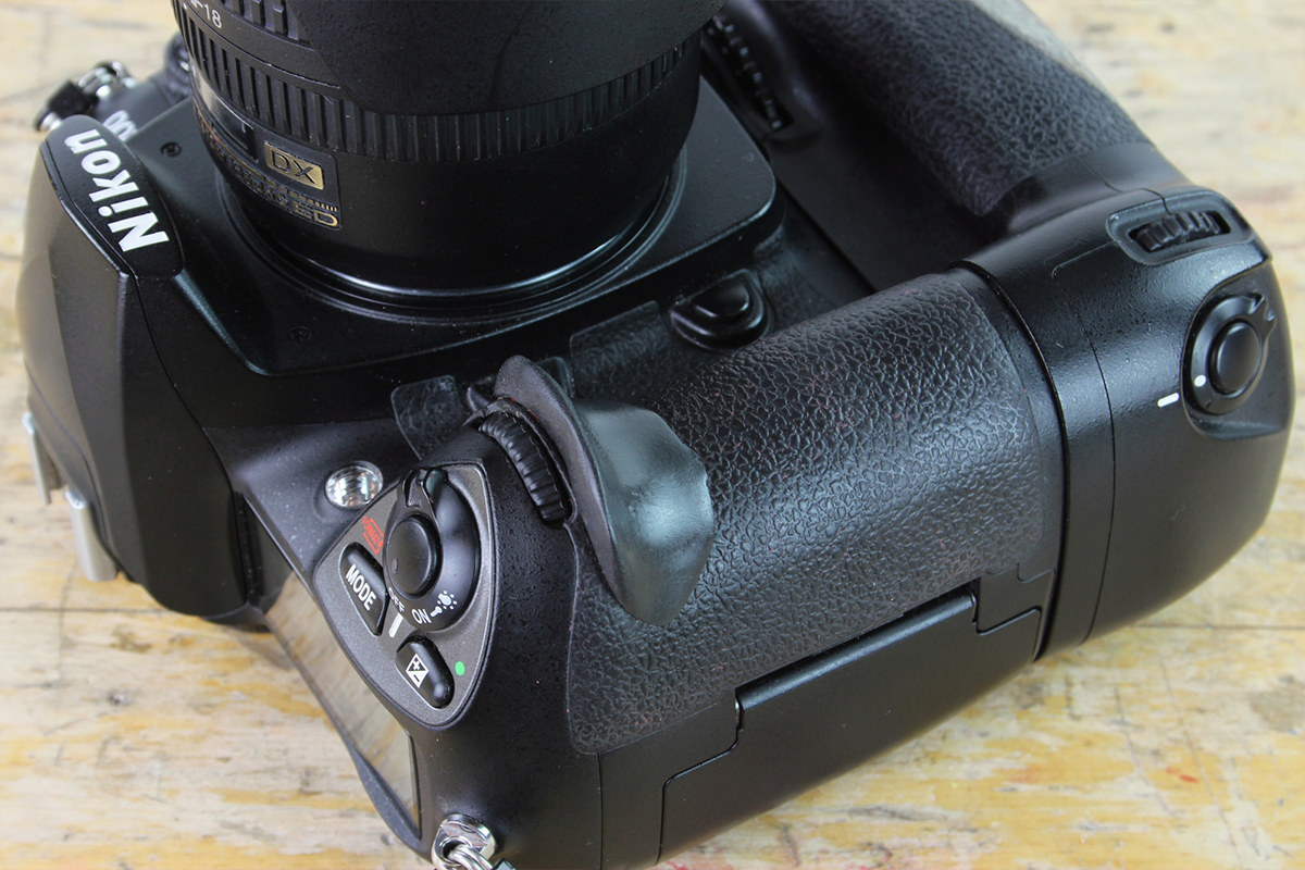 Create a custom camera grip with Sugru | Step 4