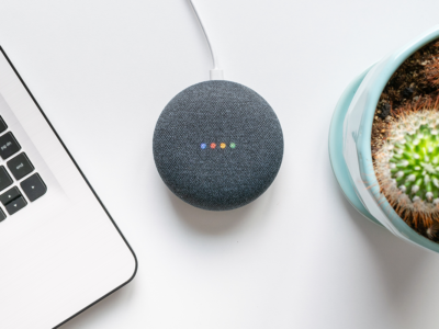 Google Home Mini Charcoal | Photo: Shutterstock