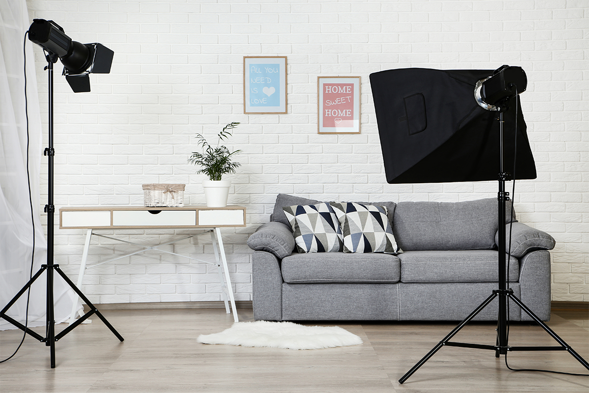 Home photography studio with professional equipment | Photo: 5 Second Studio via Shutterstock