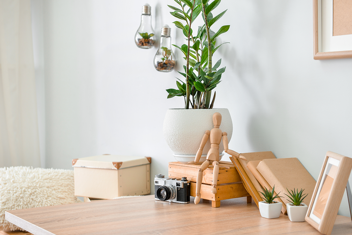 Stylish workplace with modern props | Photo: Pixel-Shot via Shutterstock